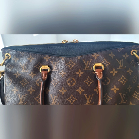 Authentic Louis Vuitton Pallas MM Monogram Canvas Black Leather Adjustable Strap - Picture 5 of 17